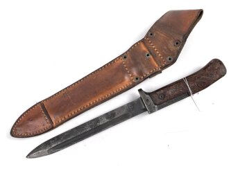 Tschechoslowakei, Bajonett Bodak VZ 1958 in Lederscheide. Gebraucht