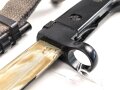 DDR Nationale Volksarmee,  Seitengewehr AK 47, die Scheide leicht zerkratzt, sonst sehr guter Zustand