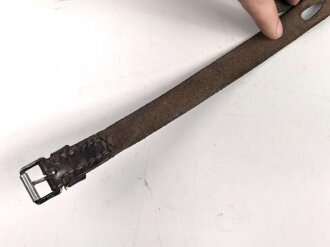 Beriemung für eine Feldflasche der Wehrmacht, der Deckel datiert 1936
