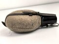 Feldflasche Wehrmacht, Ausführung 1 Liter. Herfsteller WAL42 auf Korpus, Bezug und Halsriemen
