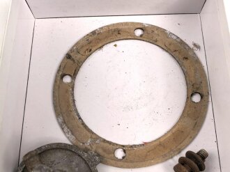 Luftschutz, Ausgleichsmembrane für einen Luftschutzbunker. Samt Befestigungsschrauben . Aussendurchmesser 17cm