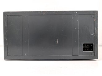 UKW Empfänger b1 ( UKW E.b1 ) datiert 1942.  Frontplatte Originallack, Gehäuse überlackiert, Funktion nicht geprüft