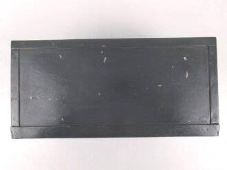 UKW Empfänger b1 ( UKW E.b1 ) datiert 1942.  Frontplatte Originallack, Gehäuse überlackiert, Funktion nicht geprüft