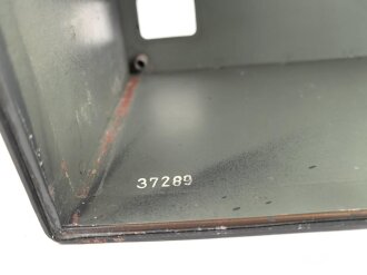 UKW Empfänger b1 ( UKW E.b1 ) datiert 1942.  Frontplatte Originallack, Gehäuse überlackiert, Funktion nicht geprüft