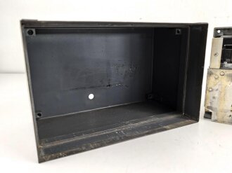 UKW Empfänger Emil " Ukw.E.e" datiert 1945. Gehäuse Originallack, Gehäuseschrauben fehlen. Funktion nicht geprüft