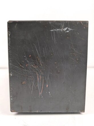 UKW Empfänger Emil " Ukw.E.e" datiert 1945. Gehäuse Originallack, Gehäuseschrauben fehlen. Funktion nicht geprüft