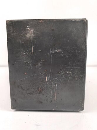 UKW Empfänger Emil " Ukw.E.e" datiert 1945. Gehäuse Originallack, Gehäuseschrauben fehlen. Funktion nicht geprüft