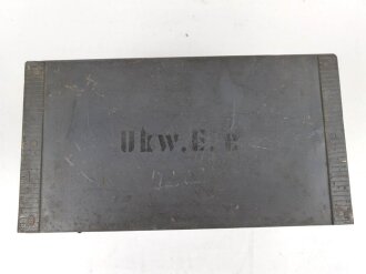 UKW Empfänger Emil " Ukw.E.e" datiert 1945. Gehäuse Originallack, Gehäuseschrauben fehlen. Funktion nicht geprüft