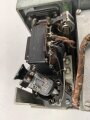 UKW Empfänger Emil " Ukw.E.e" datiert 1945. Gehäuse Originallack, Gehäuseschrauben fehlen. Funktion nicht geprüft