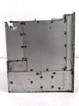 20 Watt Sender b1 ( 20 W.S.b1) datiert 1943, Originallack, Funktion nicht geprüft. Mit zugehörigem Deckel