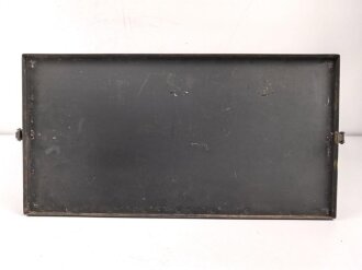 20 Watt Sender b1 ( 20 W.S.b1) datiert 1943, Originallack, Funktion nicht geprüft. Mit zugehörigem Deckel