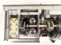20 Watt Sender b1 ( 20 W.S.b1) datiert 1943, Originallack, Funktion nicht geprüft. Mit zugehörigem Deckel