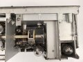 20 Watt Sender b1 ( 20 W.S.b1) datiert 1943, Originallack, Funktion nicht geprüft. Mit zugehörigem Deckel