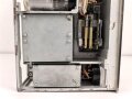 20 Watt Sender b1 ( 20 W.S.b1) datiert 1943, Originallack, Funktion nicht geprüft. Mit zugehörigem Deckel