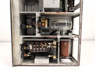 20 Watt Sender d ( 20 W.S.d) datiert 1942, Originallack, Funktion nicht geprüft. Gehäuse von einem "g"