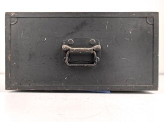 20 Watt Sender d ( 20 W.S.d) datiert 1942, Originallack, Funktion nicht geprüft. Gehäuse von einem "g"