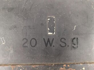 20 Watt Sender d ( 20 W.S.d) datiert 1942, Originallack, Funktion nicht geprüft. Gehäuse von einem "g"
