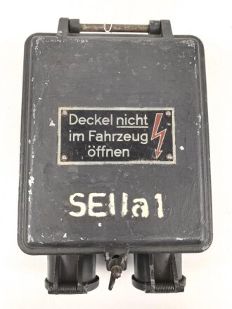 Sendeempfängereinankerumformer SEU a1 datiert 1944, Verwendung für Fu sprech a, d & f. Deckel und Klappen neuzeitlich überlackiert. Funktion nicht geprüft