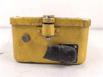 Luftwaffe Notsender N S 4c Gerät-Nr. 124-78B - Anforderzeichen Ln 28973, Originallack