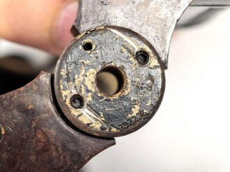 Dienstglas 6x 30 Wehrmacht in der seltenen Ausführung aus Preßstoff . Klare Durchsicht, gängig, sehr guter Gesamtzustand