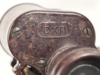 Dienstglas 6x 30 Wehrmacht in der seltenen Ausführung aus Preßstoff . Klare Durchsicht, gängig, sehr guter Gesamtzustand