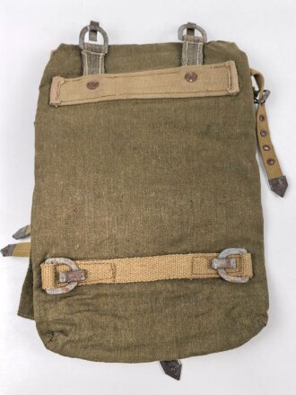 Pionier Rucksack für 3kg Ladungen und das Kochgeschirr. Späte Fertigung, ungebrauchtes Stück mit Reichsbetriebsnummer. Bei einer Seitentasche fehlt ein Verschlussbügel