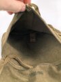 Pionier Rucksack für 3kg Ladungen und das Kochgeschirr. Späte Fertigung, ungebrauchtes Stück mit Reichsbetriebsnummer. Bei einer Seitentasche fehlt ein Verschlussbügel