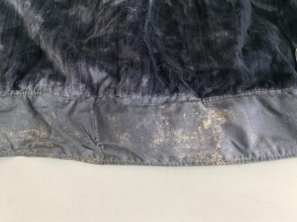 Luftwaffe , heizbare Kanaljacke für Jagdflieger. Sauberes Etikett mit Reichsbetriebsnummer, Alle Druckknöpfe und Reissverschlüsse gängig. Die Vorderseite ausgeblichen ?, sonst sehr guter Zustand