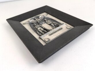 Grosse Wandplakette in zugehörigem Holzrahmen " Arbeit adelt" Maße 31 x 38cm, guter Zustand