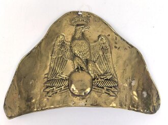 Frankreich, Mützenemblem aus Messingblech Napoleonisch. Breite 29cm
