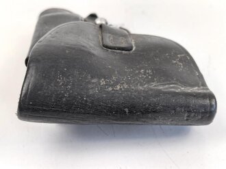 Kleine Pistolentasche  ohne Bezeichnung, Gesamthöhe 12,5cm