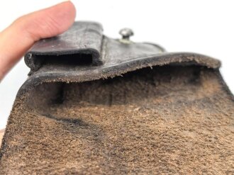 Kleine Pistolentasche  ohne Bezeichnung, Gesamthöhe 12,5cm