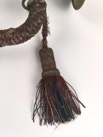 Frankreich, Messingtrompete mit Banderol, vermutlich für Kavallerie. Datiert 1865