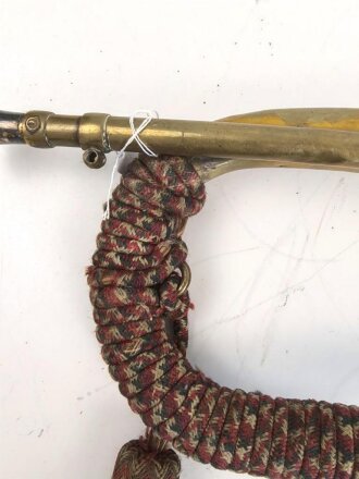 Frankreich, Messingtrompete mit Banderol, vermutlich für Kavallerie. Datiert 1865