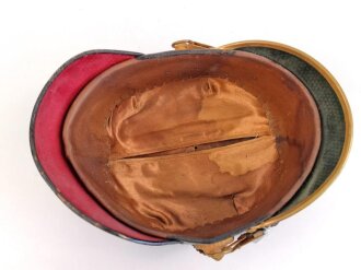 Bayern, Raupenhelm Modell 1868 für Artilleristen . Guter Gesamtzustand, die Raupe fehlt