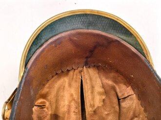 Bayern, Raupenhelm Modell 1868 für Artilleristen . Guter Gesamtzustand, die Raupe fehlt