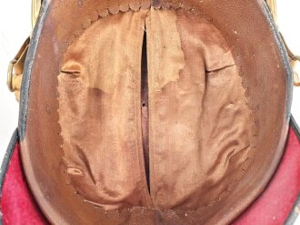 Bayern, Raupenhelm Modell 1868 für Artilleristen . Guter Gesamtzustand, die Raupe fehlt