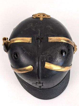Bayern, Raupenhelm Modell 1868 für Artilleristen . Guter Gesamtzustand, die Raupe fehlt