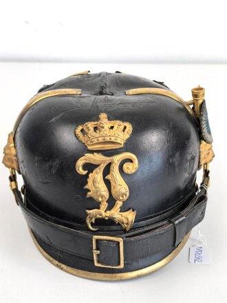 Bayern, Raupenhelm Modell 1868 für Artilleristen . Guter Gesamtzustand, die Raupe fehlt
