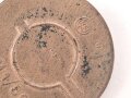 Mitgliedsabzeichen für Angehörige der NSDAP. Hersteller M1/52, Nadelsystem fehlt, getragenes Stück