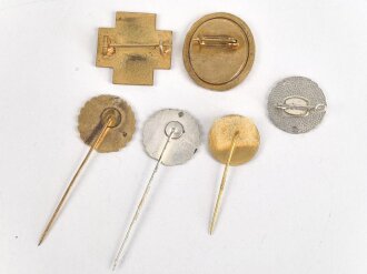 Deutschland nach 1945, Konvolut Abzeichen Deutsches Rotes Kreuz