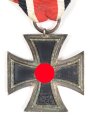 Eisernes Kreuz 2. Klasse 1939. Keine Herstellermarkierung, Hakenkreuz grösstenteils ohne Lack, mit Rostansatz. Ungereinigtes Stück, am Band