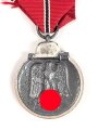 Medaille Winterschlacht im Osten, Hersteller 108 für Arno Wallpach, Salzburg im Bandring. Guter Zustand, am Band