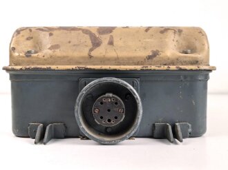 Umformer U 30 b datiert 1945. Gehäuse überlackiert, Deckel Originallack. Funktion nicht geprüft