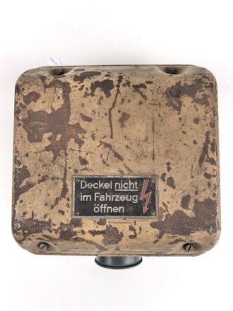 Umformer U 30 b datiert 1945. Gehäuse überlackiert, Deckel Originallack. Funktion nicht geprüft