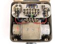 Umformer U 30 b datiert 1945. Gehäuse überlackiert, Deckel Originallack. Funktion nicht geprüft