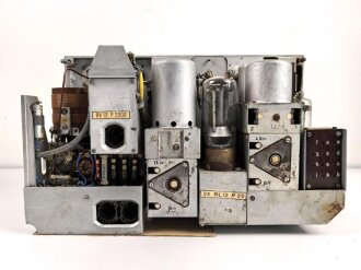 80 Watt Sender a  ( 80 W.S.a ) datiert 1941 ( für Panzerspähwagen und Schützenpanzer) Frontplatte Originallack, Gehäuse beilackiert,  Funktion nicht geprüft