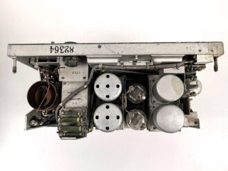 80 Watt Sender a  ( 80 W.S.a ) datiert 1941 ( für Panzerspähwagen und Schützenpanzer) Frontplatte Originallack, Gehäuse beilackiert,  Funktion nicht geprüft