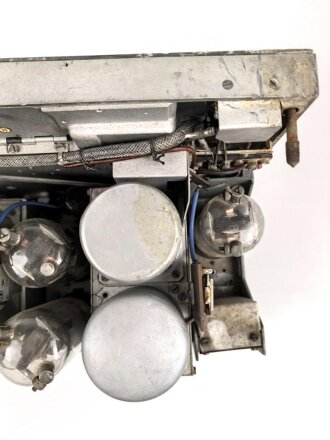 80 Watt Sender a  ( 80 W.S.a ) datiert 1941 ( für Panzerspähwagen und Schützenpanzer) Frontplatte Originallack, Gehäuse beilackiert,  Funktion nicht geprüft