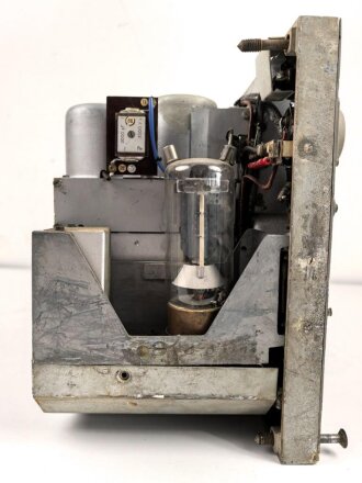 80 Watt Sender a  ( 80 W.S.a ) datiert 1941 ( für Panzerspähwagen und Schützenpanzer) Frontplatte Originallack, Gehäuse beilackiert,  Funktion nicht geprüft